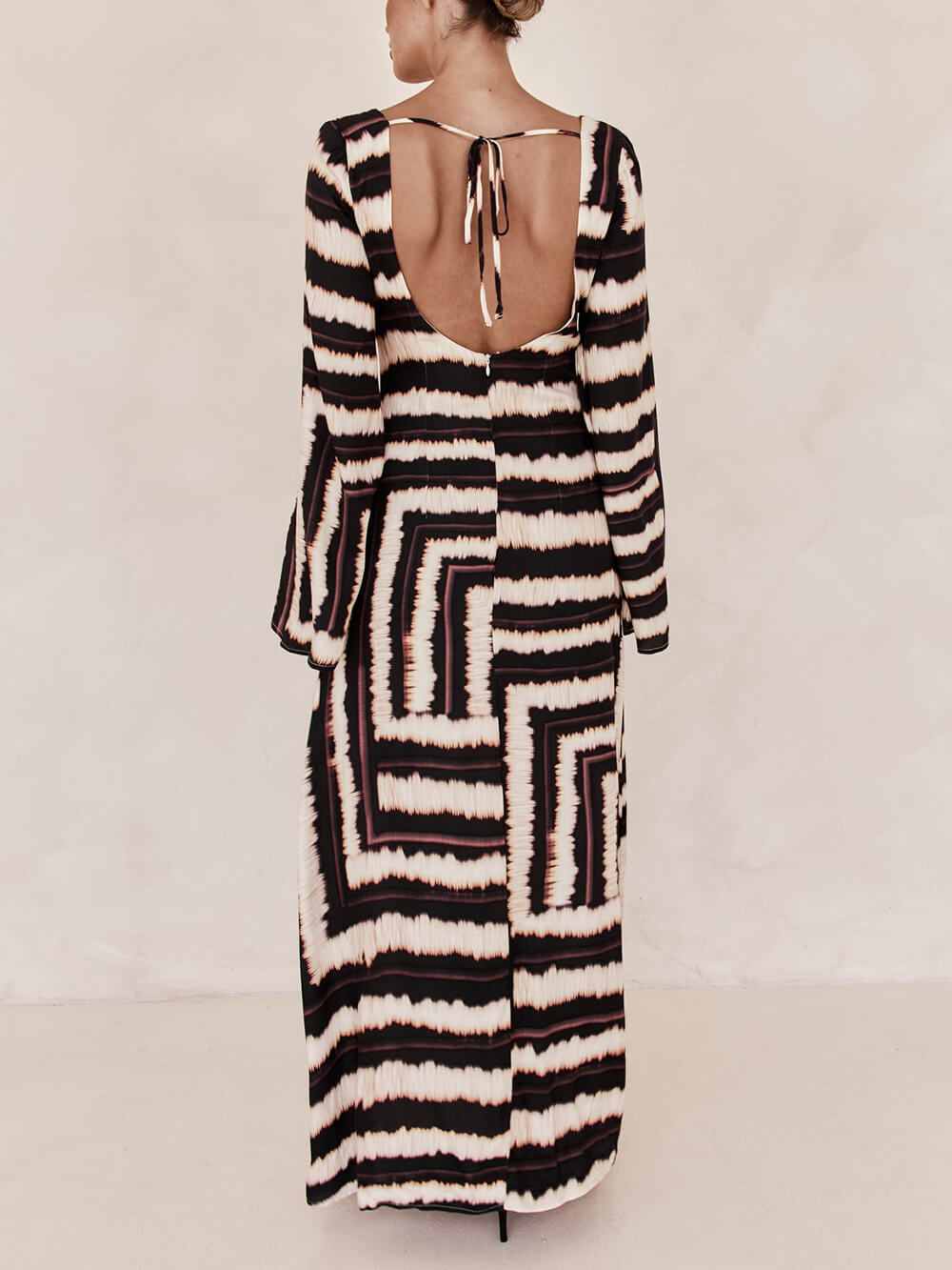 Flattering V-Neck Printed Maxi Dress with V Tie Ring Detail